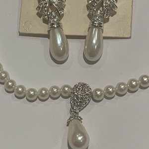 GORGEOUS VINTAGE VENDOME/CORO SET